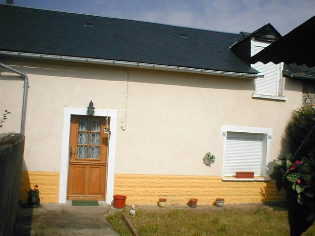 8 KM DE SABLE MAISON