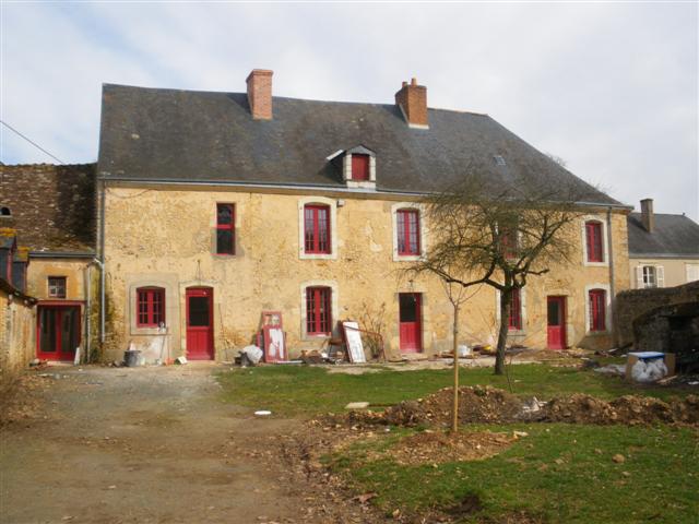 AVOISE MAISON DU 16EME DE 152M² HAB