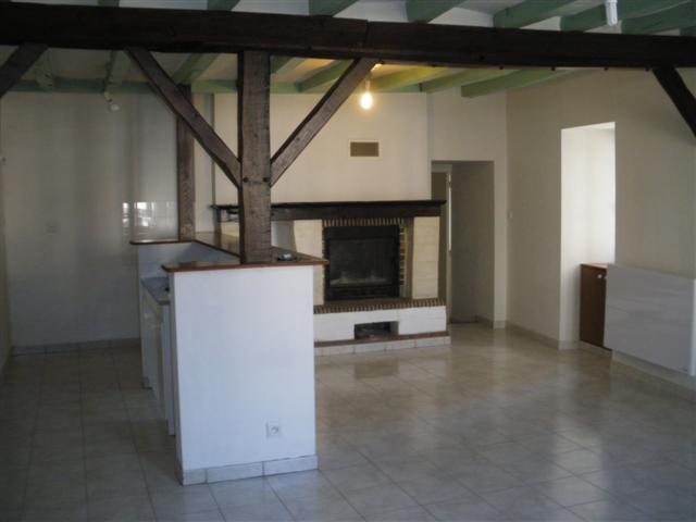 SAINT DENIS D'ANJOU APPARTEMENT T1