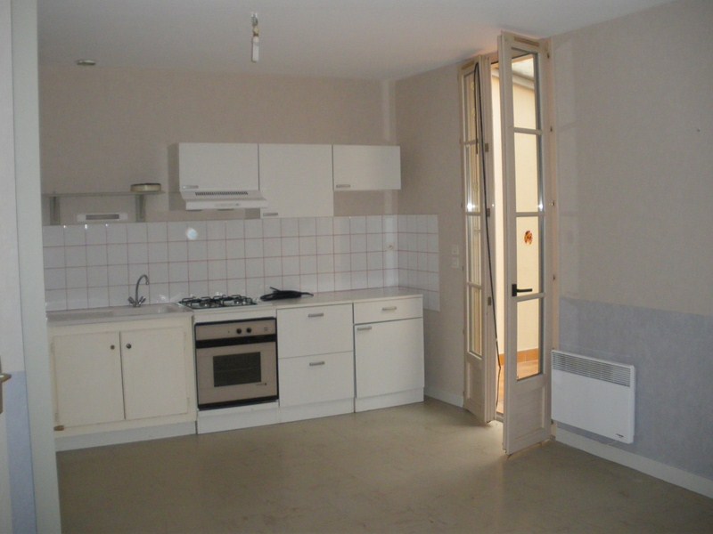 SABLE SUR SARTHE : appartement T3 en location