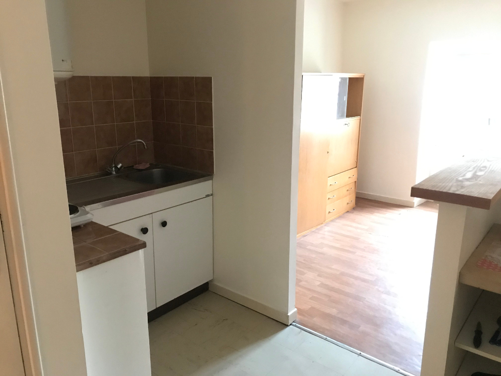 Appartement de 1 pièce à louer à SABLE SUR SARTHE (72300).