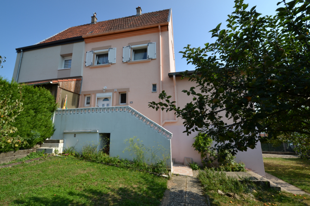 Maison mitoyenne 5 pièces de 130 m² à FOLSCHVILLER (57730) deux garages et dépendances