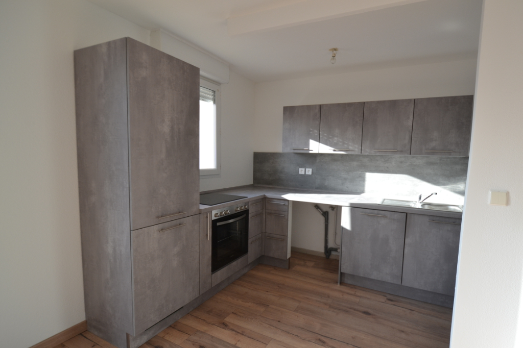 FOLSCHVILLER, F2 à louer avec balcon