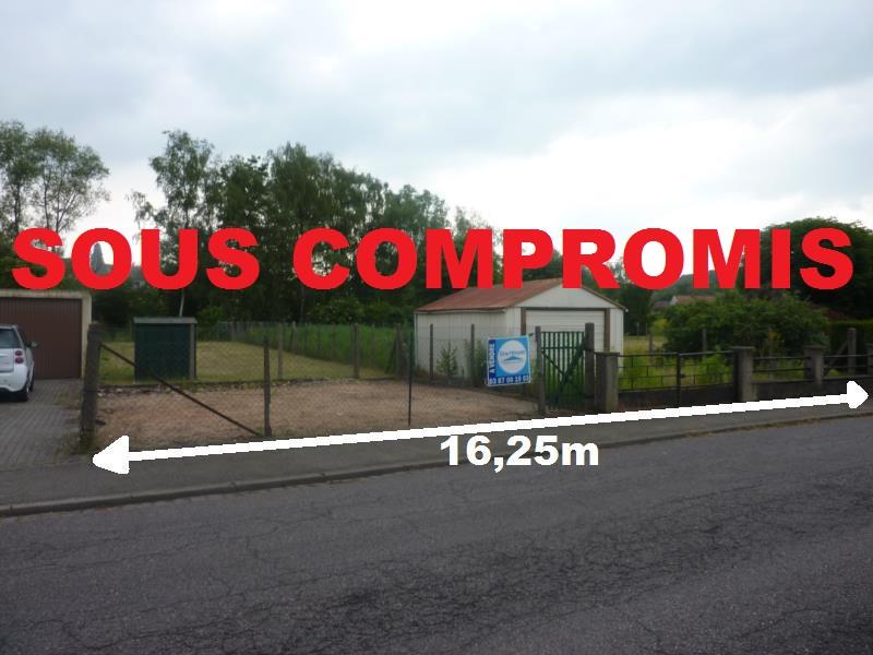Terrain à  Creutzwald de 900m²