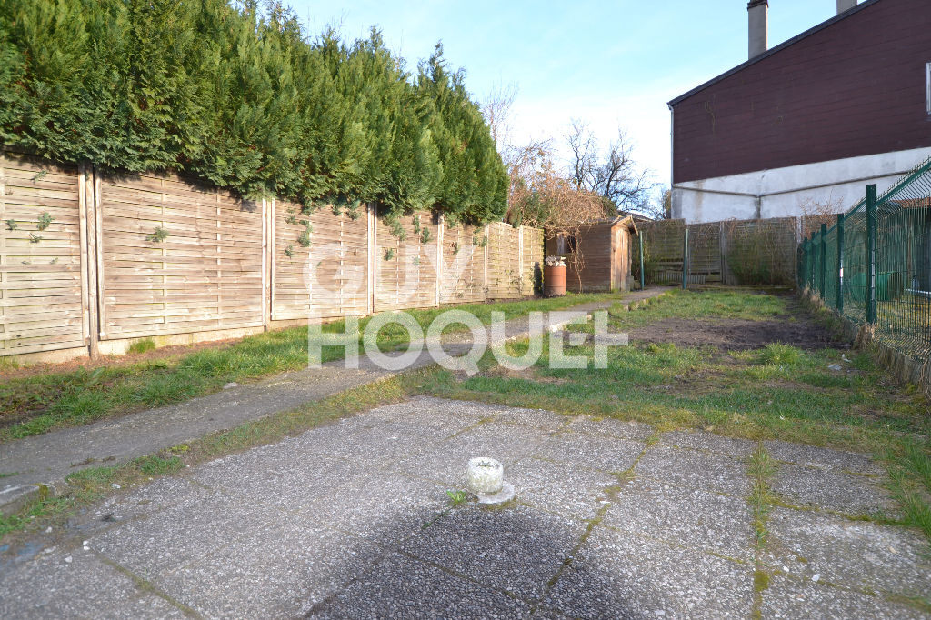 Maison avec jaridn à l'Hopital