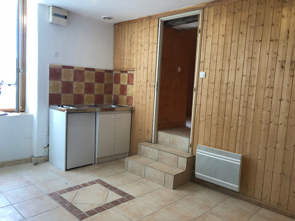 Laroque - T2 entièrement rénové 23.32m2