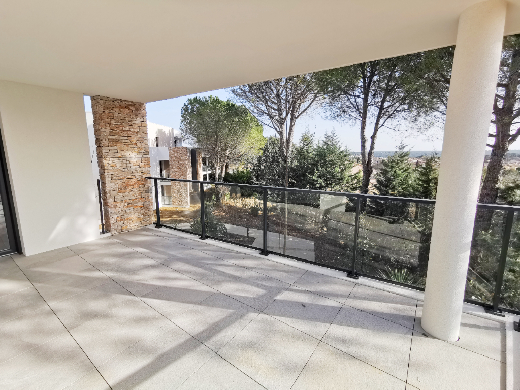 Location : appartement T3 (64 m²) à ST GELY DU FESC