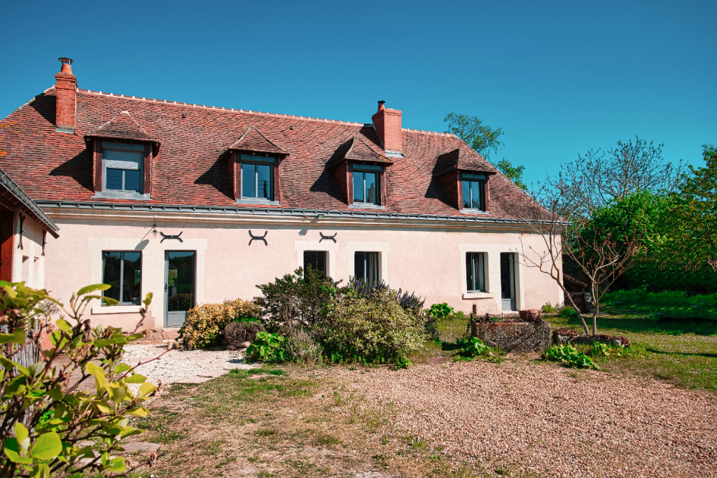 Maison Saint Antoine Du Rocher 5 pièces