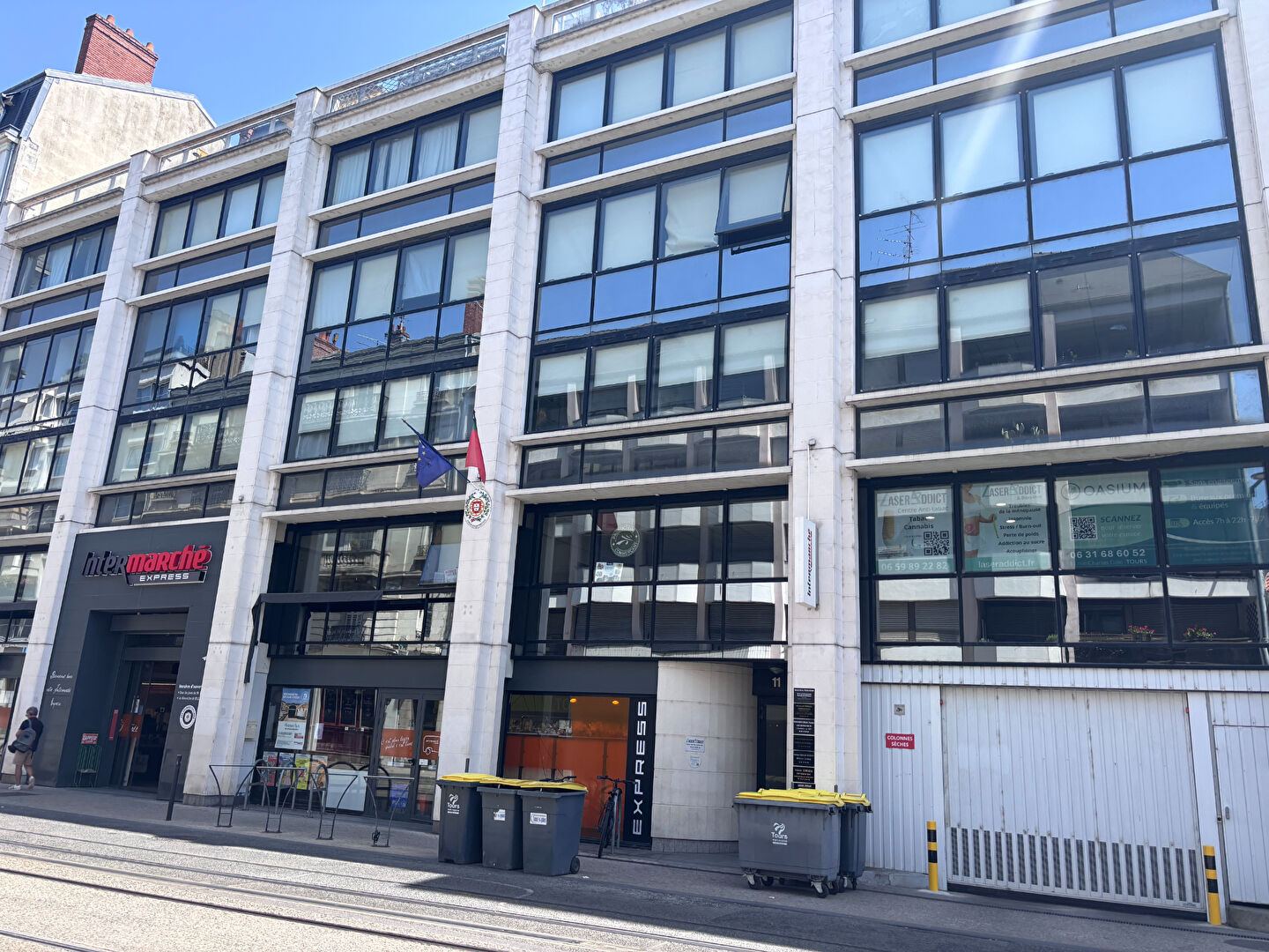 Cave hyper centre de Tours proche gare