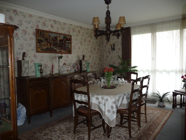 Appartement T4 proche commerces