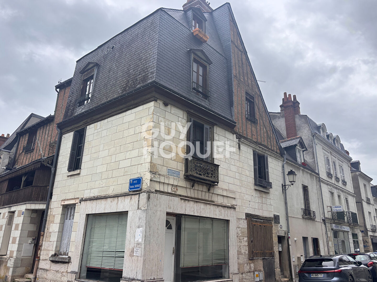 TOURS Courteline