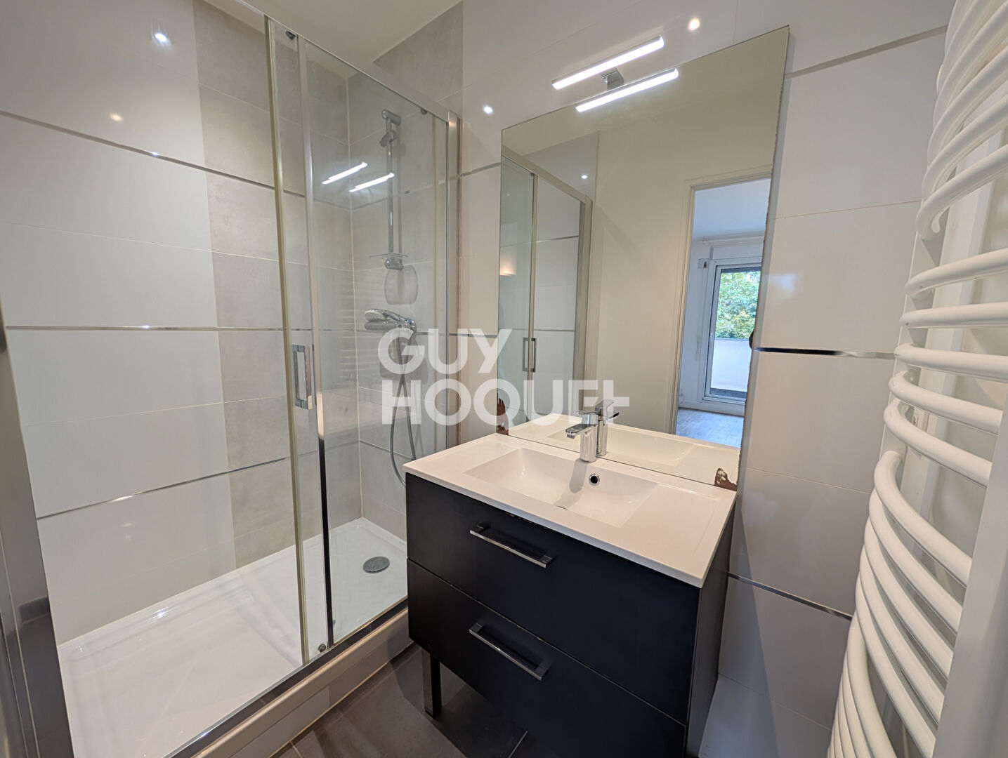 Tours Heurteloup avec balcon - chauffage, eau chaude et froide