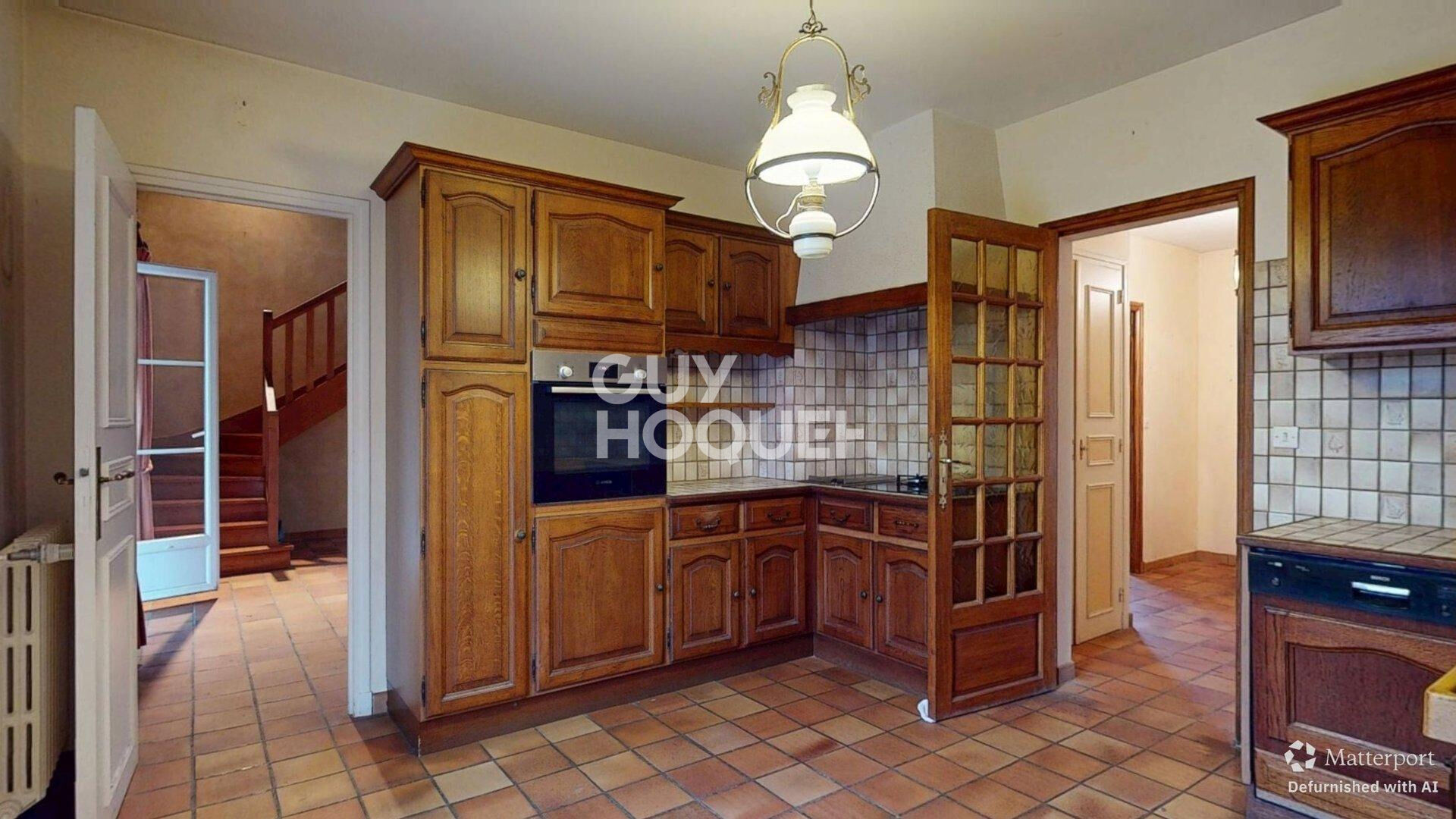 Maison familiale, volumes et sous-sol complet