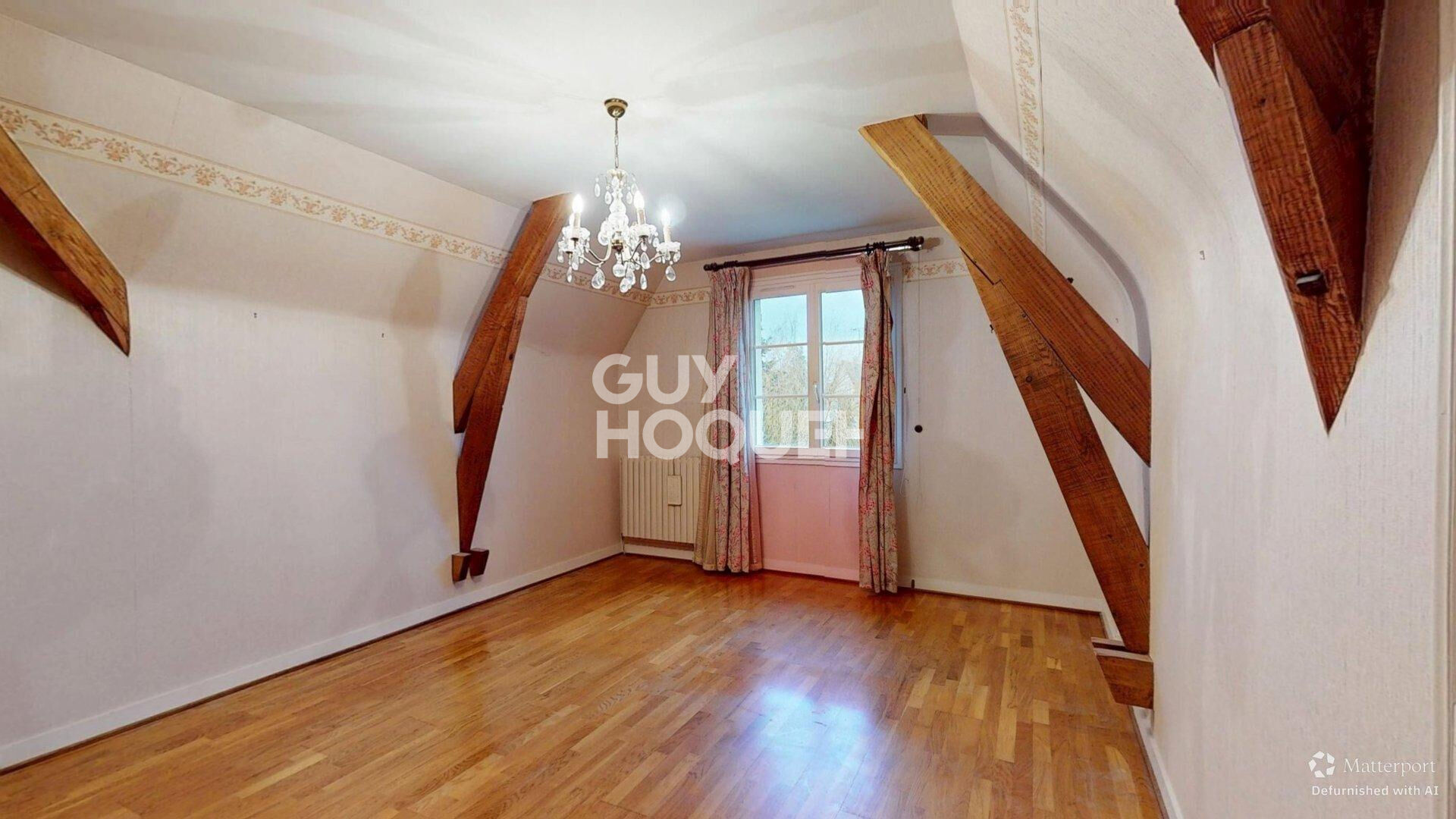 Maison familiale, volumes et sous-sol complet