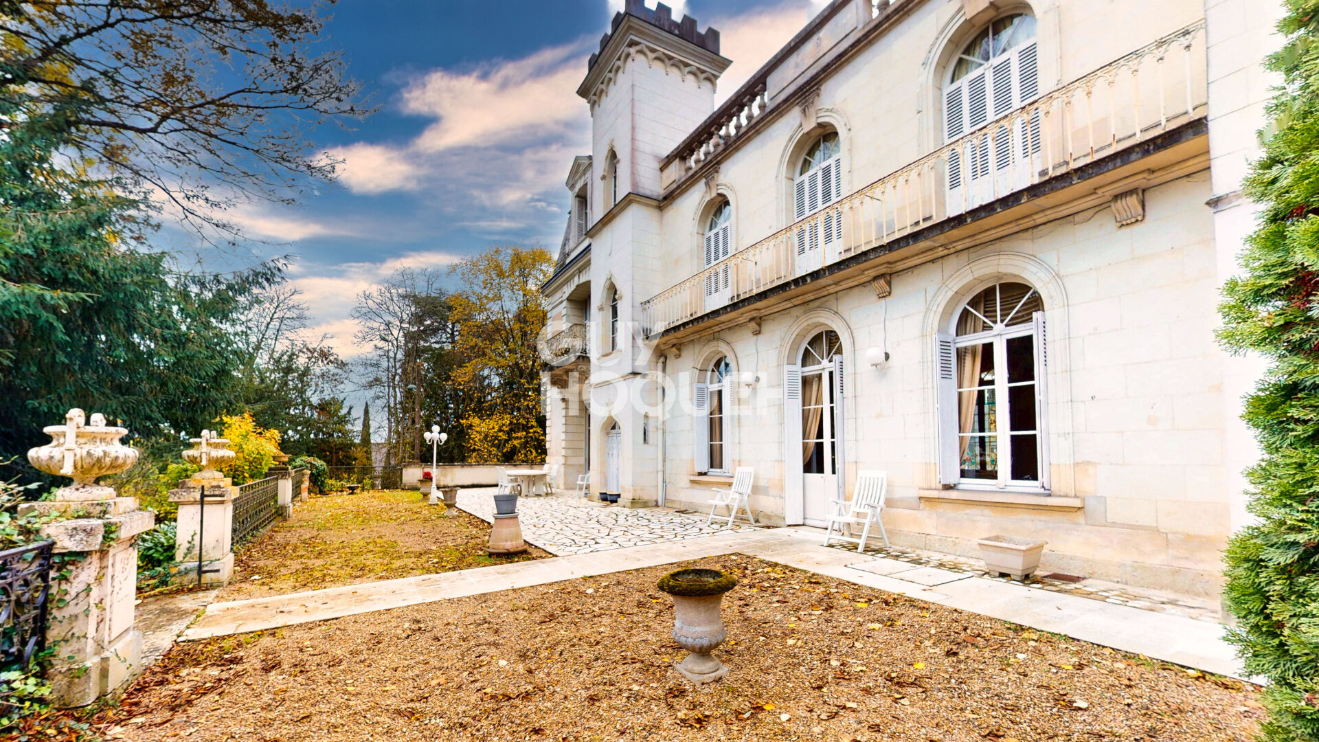 Demeure de prestige Saint Cyr Sur Loire 700 m2