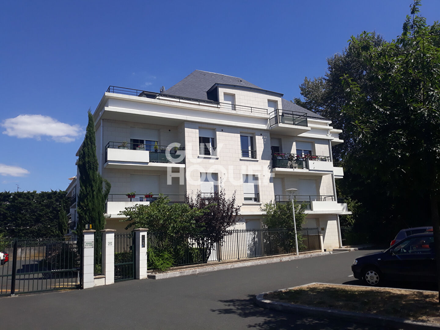 SAINT CYR/LOIRE Type 3 dans résidence récente