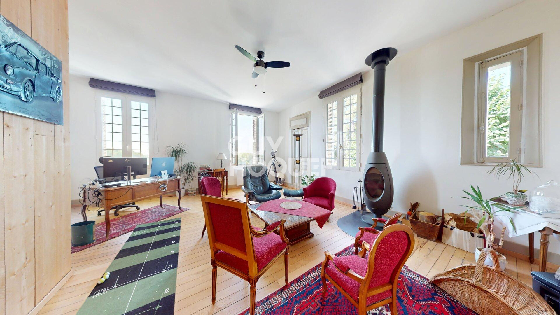 Maison 7 pièces 212 m² · à Vouvray · 212 m² · 555 000 €