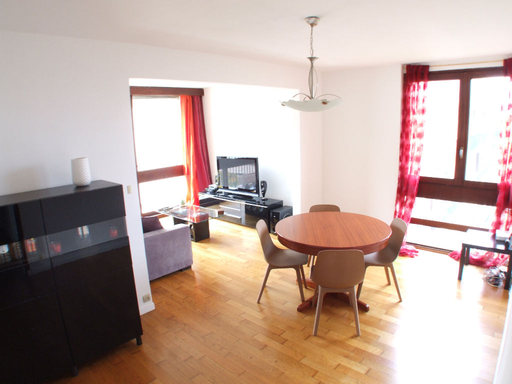 Appartement Fontenay Le Fleury 5 pièce(s) 82 m2