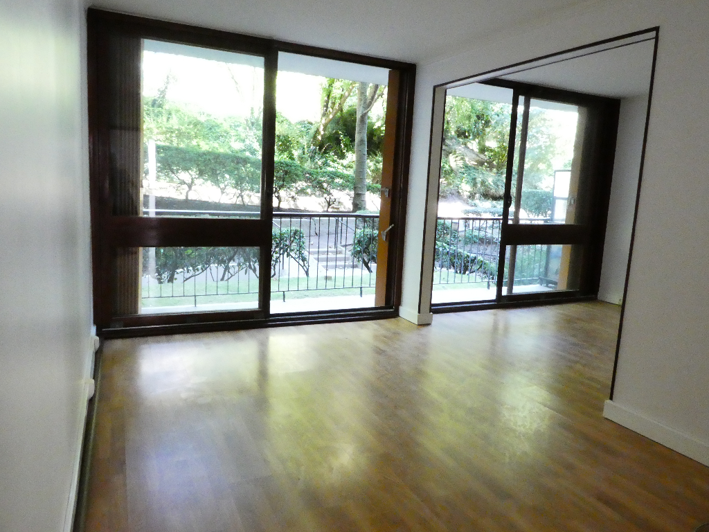 Location : appartement T2 (55 m²) à FONTENAY LE FLEURY
