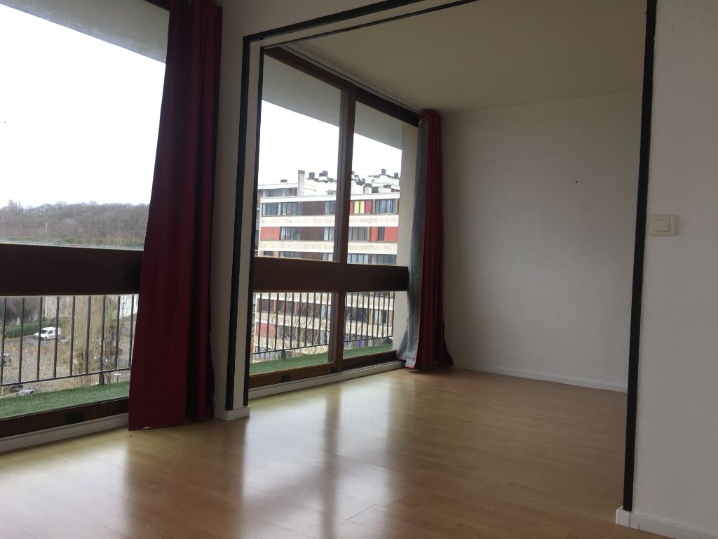 Appartement Fontenay Le Fleury 3 pièce(s) 65 m2