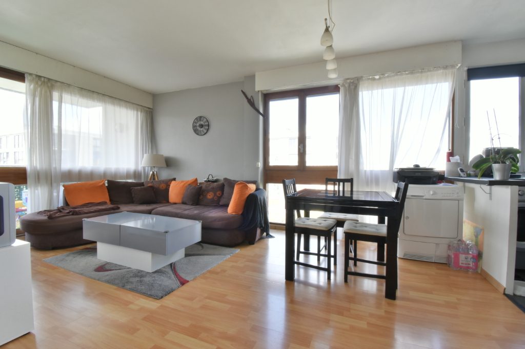 Appartement F3 (68 m²) à vendre à FONTENAY LE FLEURY