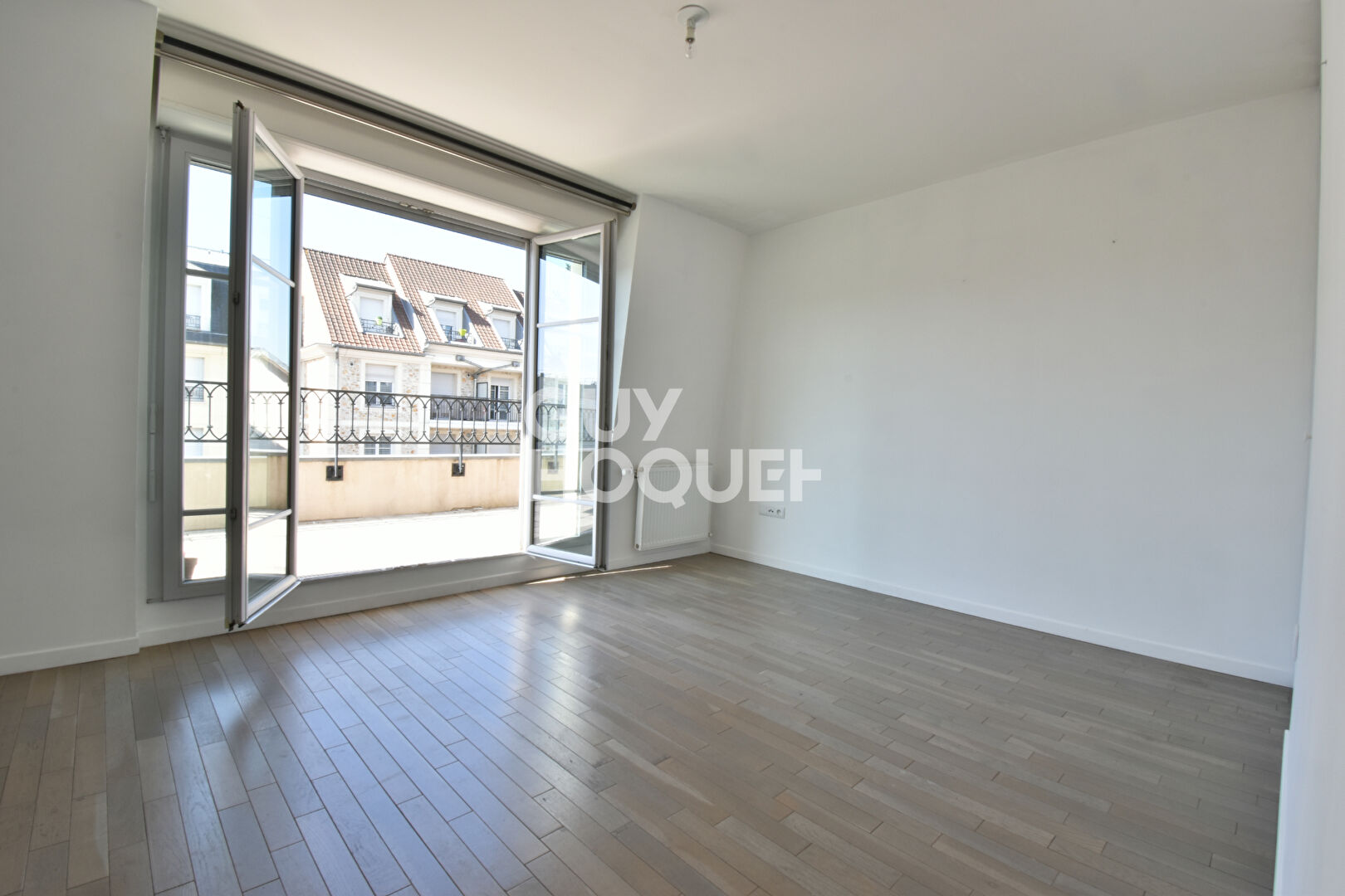 APPARTEMENT BALCON 2 pièces (47 m²) à louer à SAINT CYR L ECOLE