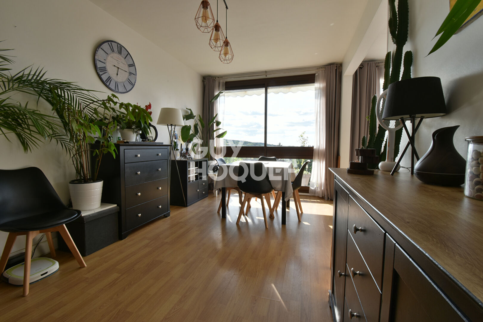 APPARTEMENT  DERNIER ETAGE - BALCON Fontenay Le Fleury 3 pièce(s) 65 m2