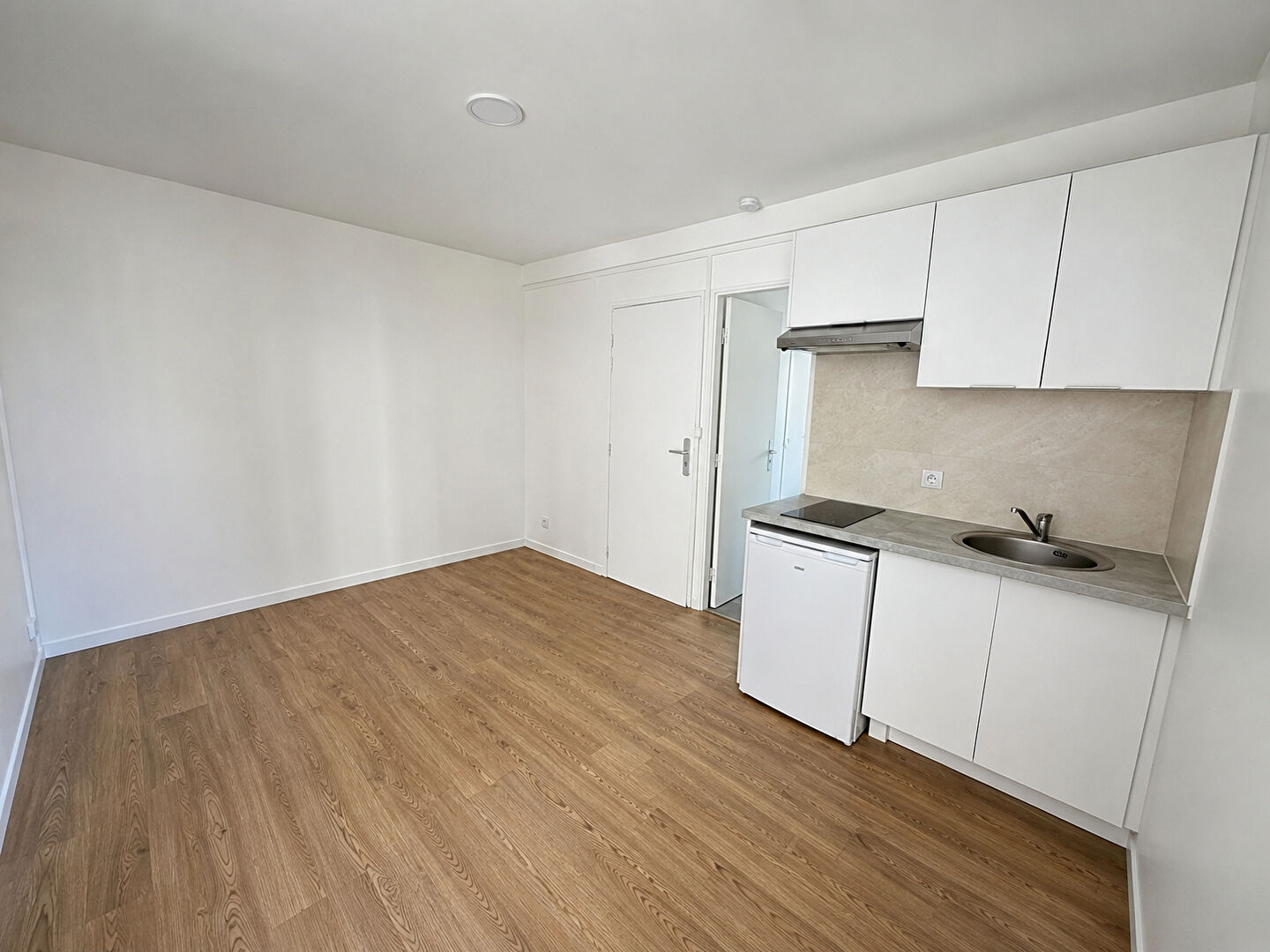 Studio 17 m2 à 3 mn du métro Pte de Paris