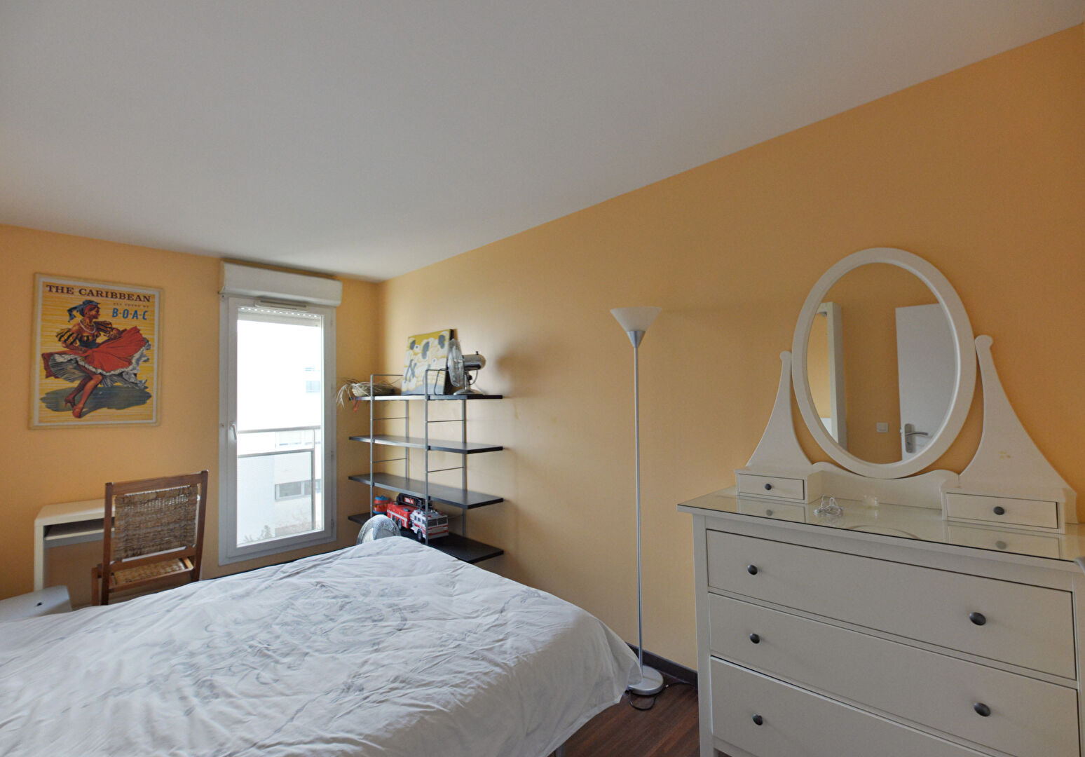 F4  de 86 m²  Dernier étage + terrasse +pkg