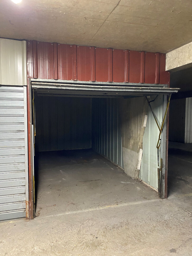 Box de stationnement à Saint-Denis