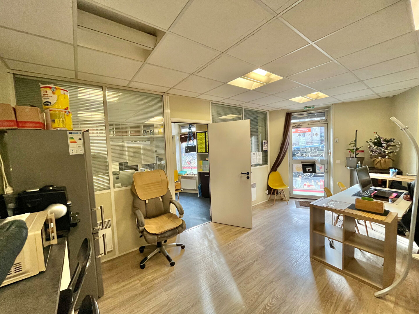 Immeuble 2 Locaux commerciaux + 2 Appts