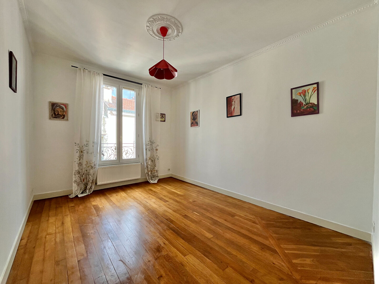 F2 de 35 m² Dernier étage M° Pte de Paris