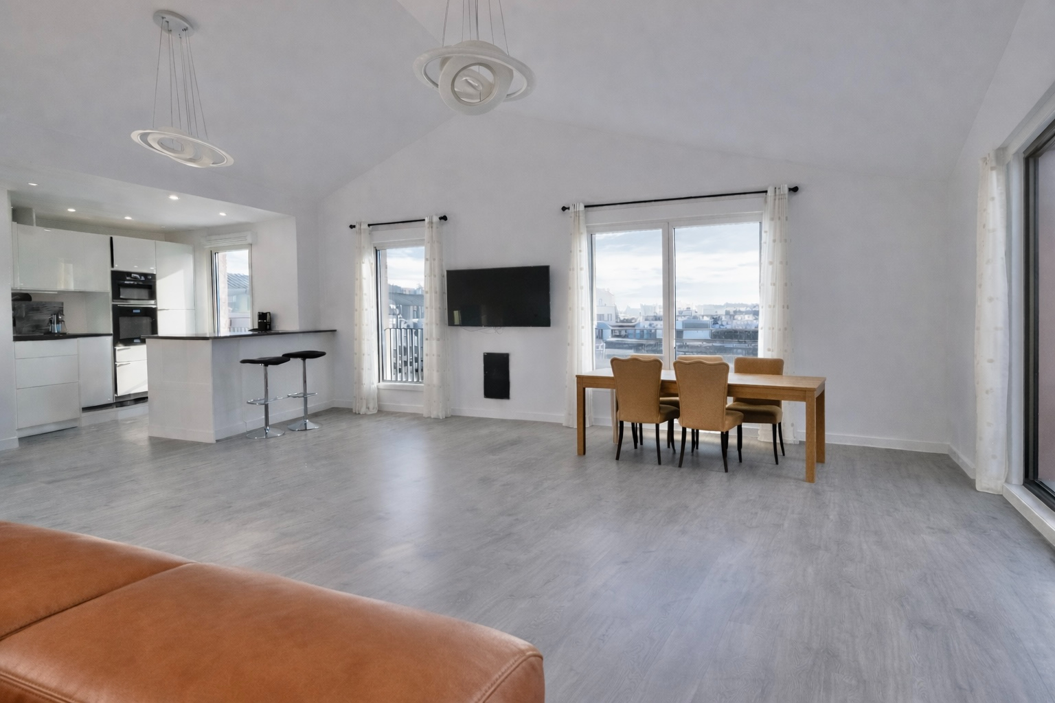 F3 -72 m² + 36m² terr. dernier étage