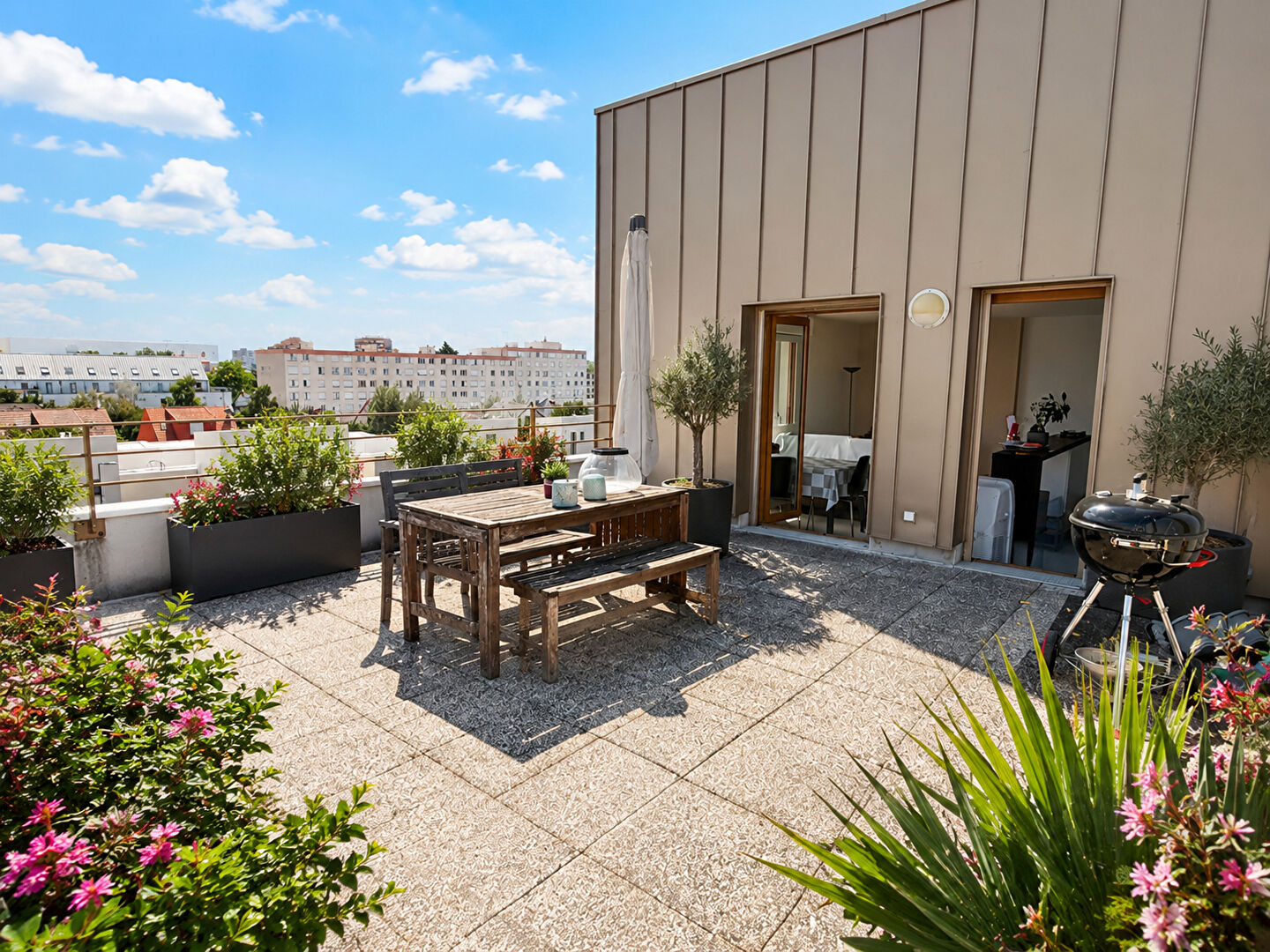 F4 de 86 m² + 34 m² terrasse à 14mn du Métro Université