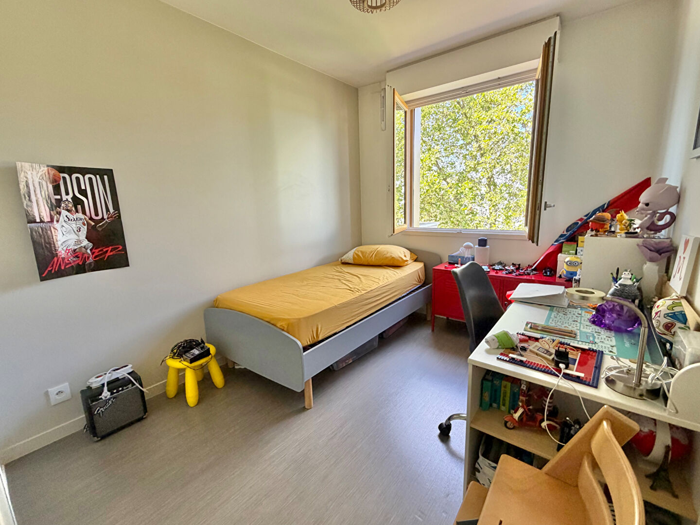 F4 de 86 m² + 34 m² terrasse à 14mn du Métro Université