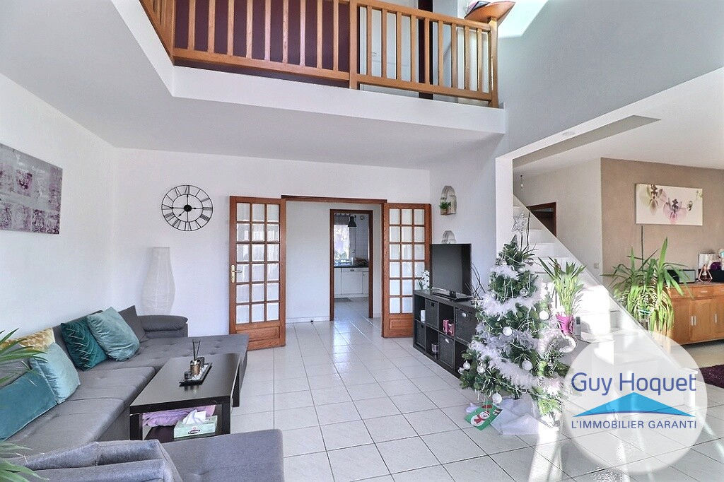 DUPLEX LUMINEUX de 111m²  et son Salon cathédrale !