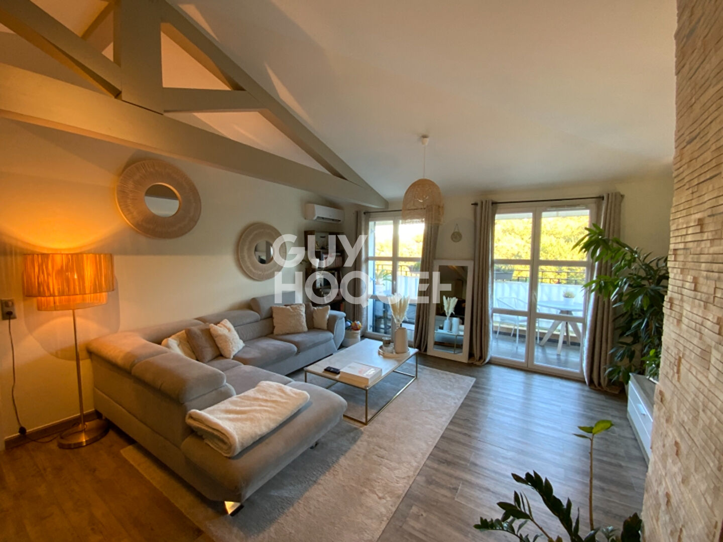 VENTE : appartement F3 (70 m²) à GRIMAUD