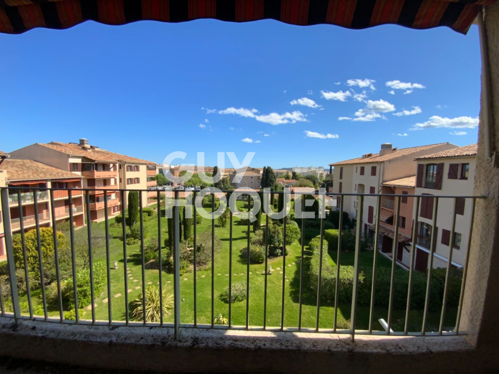 SAINTE MAXIME : appartement T4 (101 m²) à louer