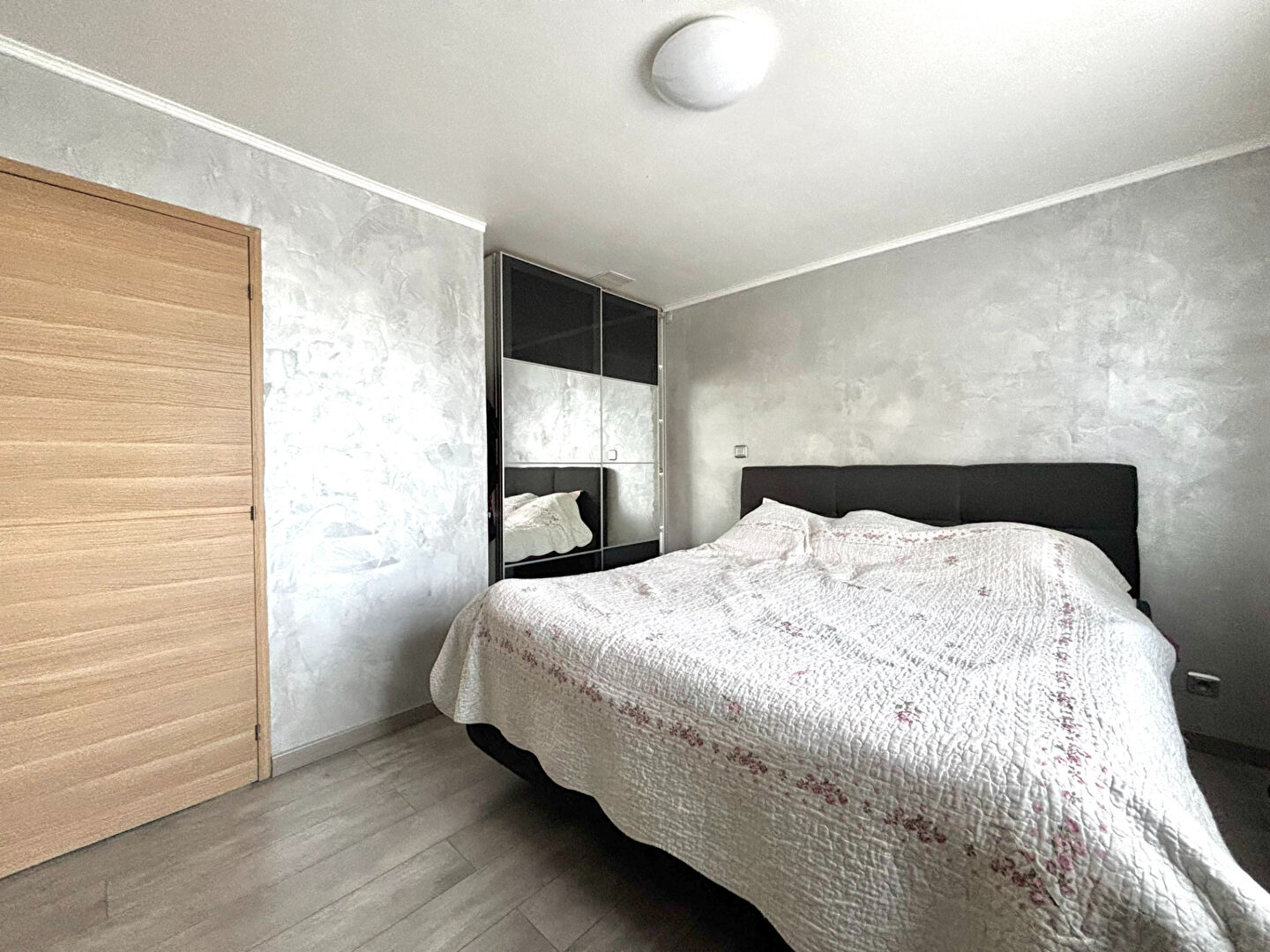 Maison rénovée 155 m²  4 chambres  Terrain 1 169 m²  Bas de Montreynaud