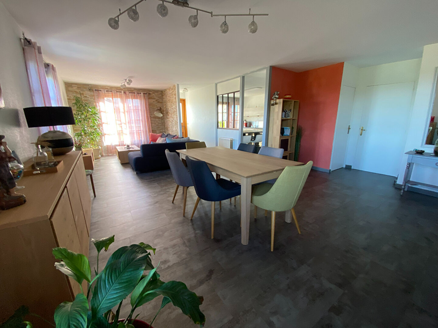 SAINT GENEST LERPT : maison F5 (156 m²) en vente