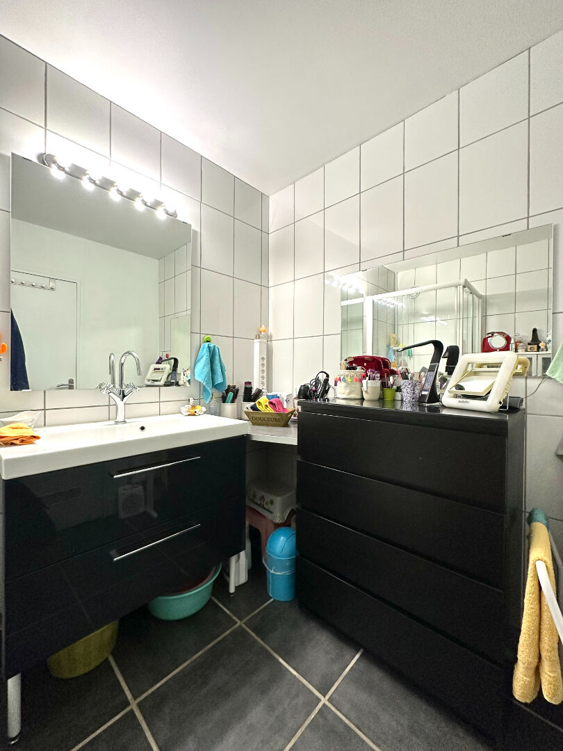 Appartement 3 pièces (82 m²) à vendre à SAINT PRIEST EN JAREZ