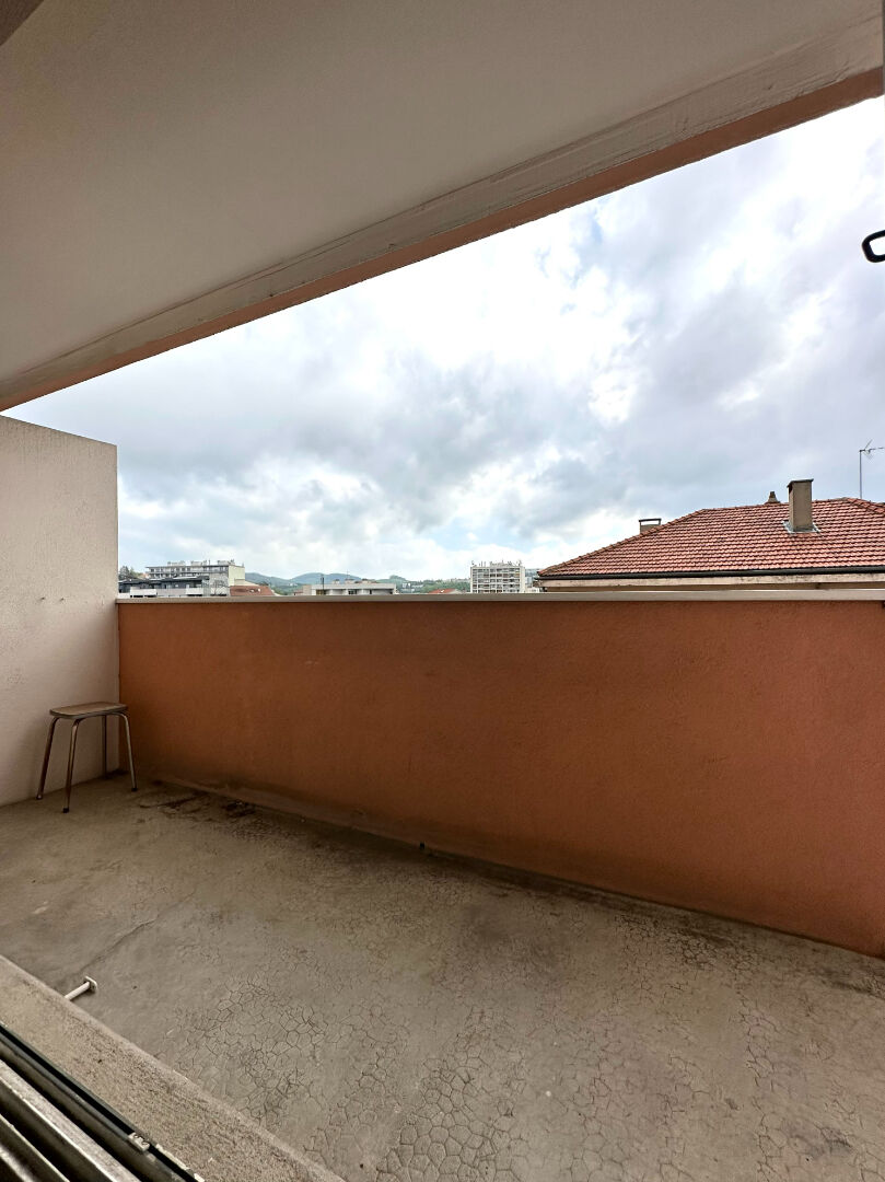 Appartement F1 (33 m²) en vente à SAINT ETIENNE GROUCHY