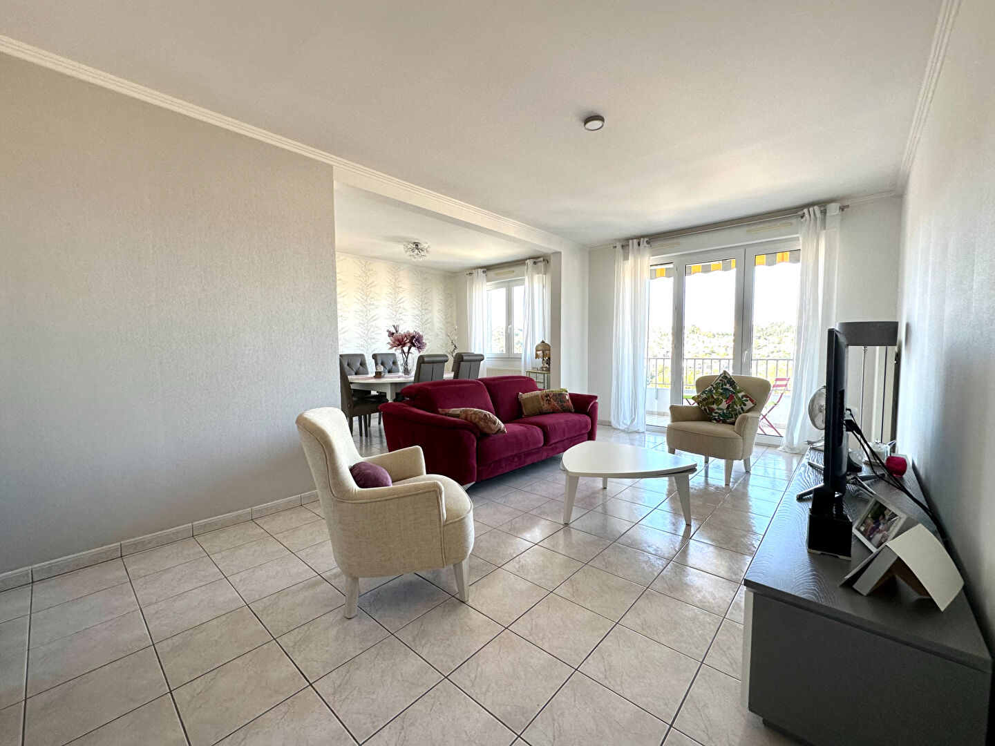 VENTE d'un appartement 3 pièces (90 m²) à SAINT PRIEST EN JAREZ