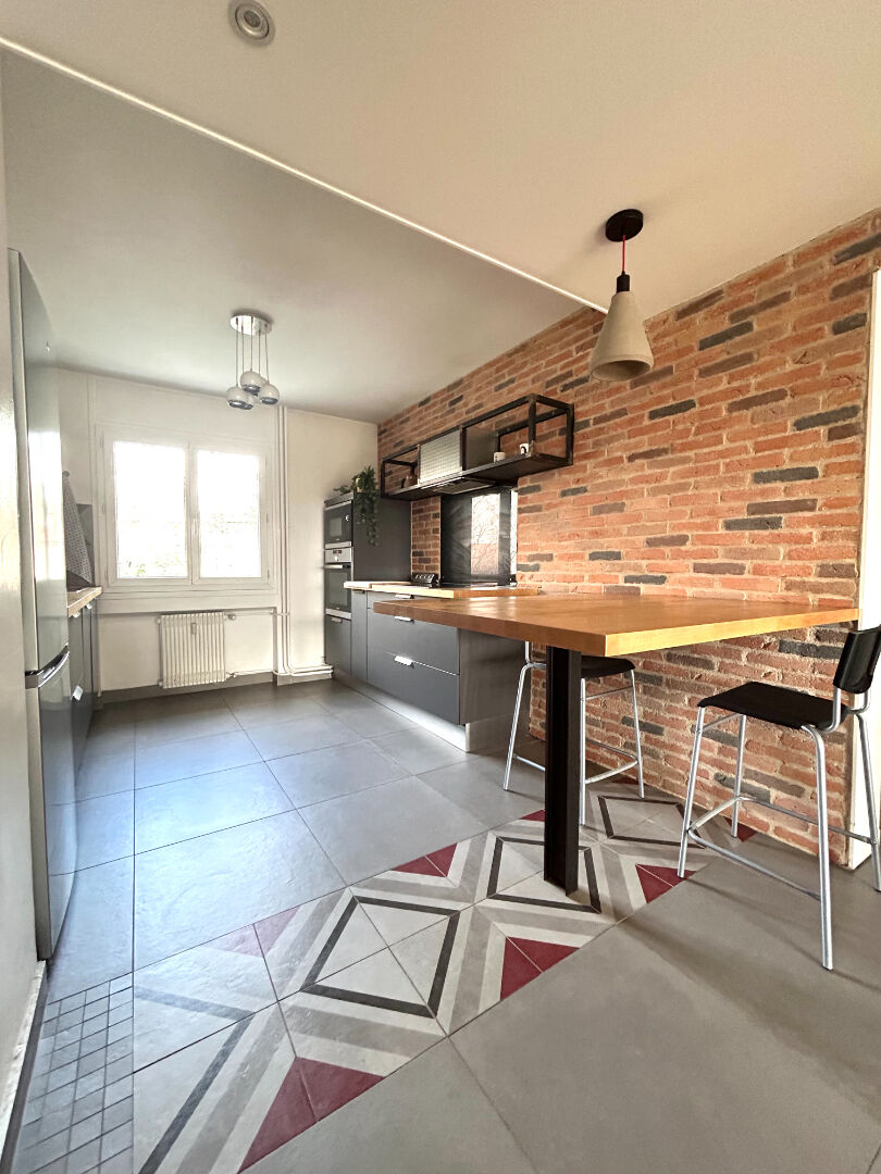 LOCATION : appartement 3 pièces (60 m²) à SAINT ETIENNE