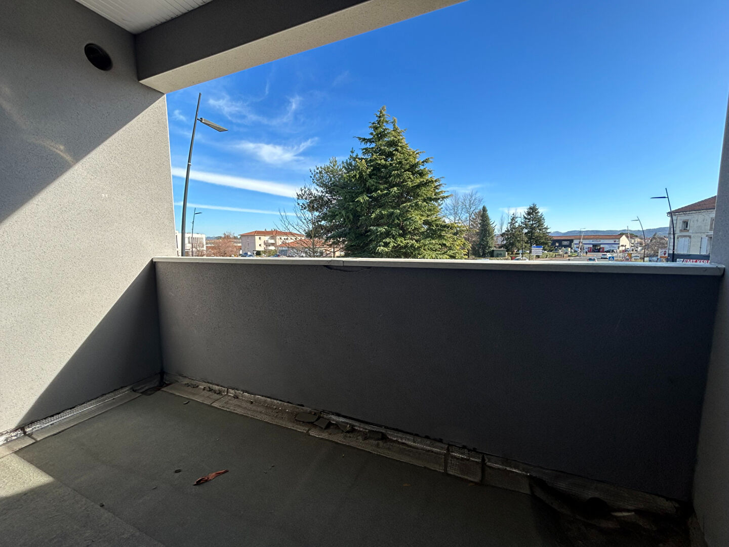 À vendre - bureaux de 260 m² à Bonson