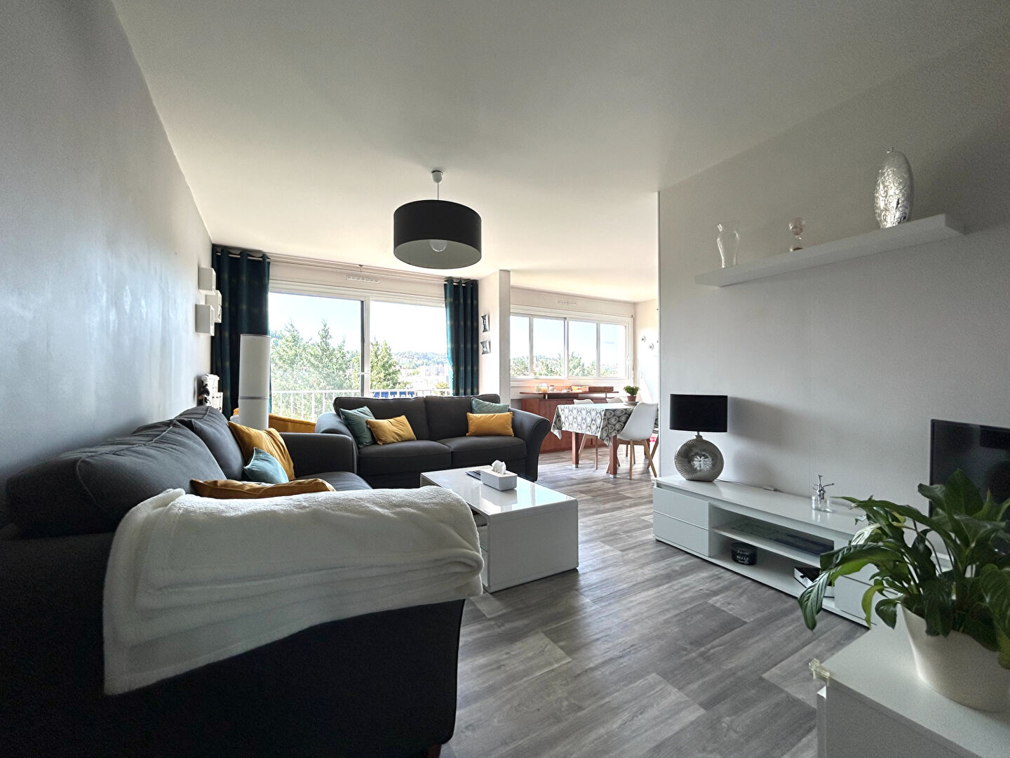 VENTE d'un appartement T4 (85 m²) à VILLARS