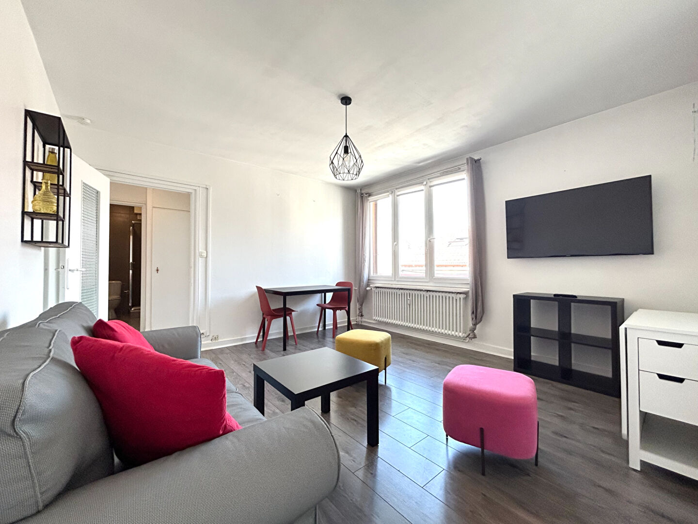 LOCATION d'un appartement de 2 pièces (44 m²) à SAINT ETIENNE - LA TERRASSE