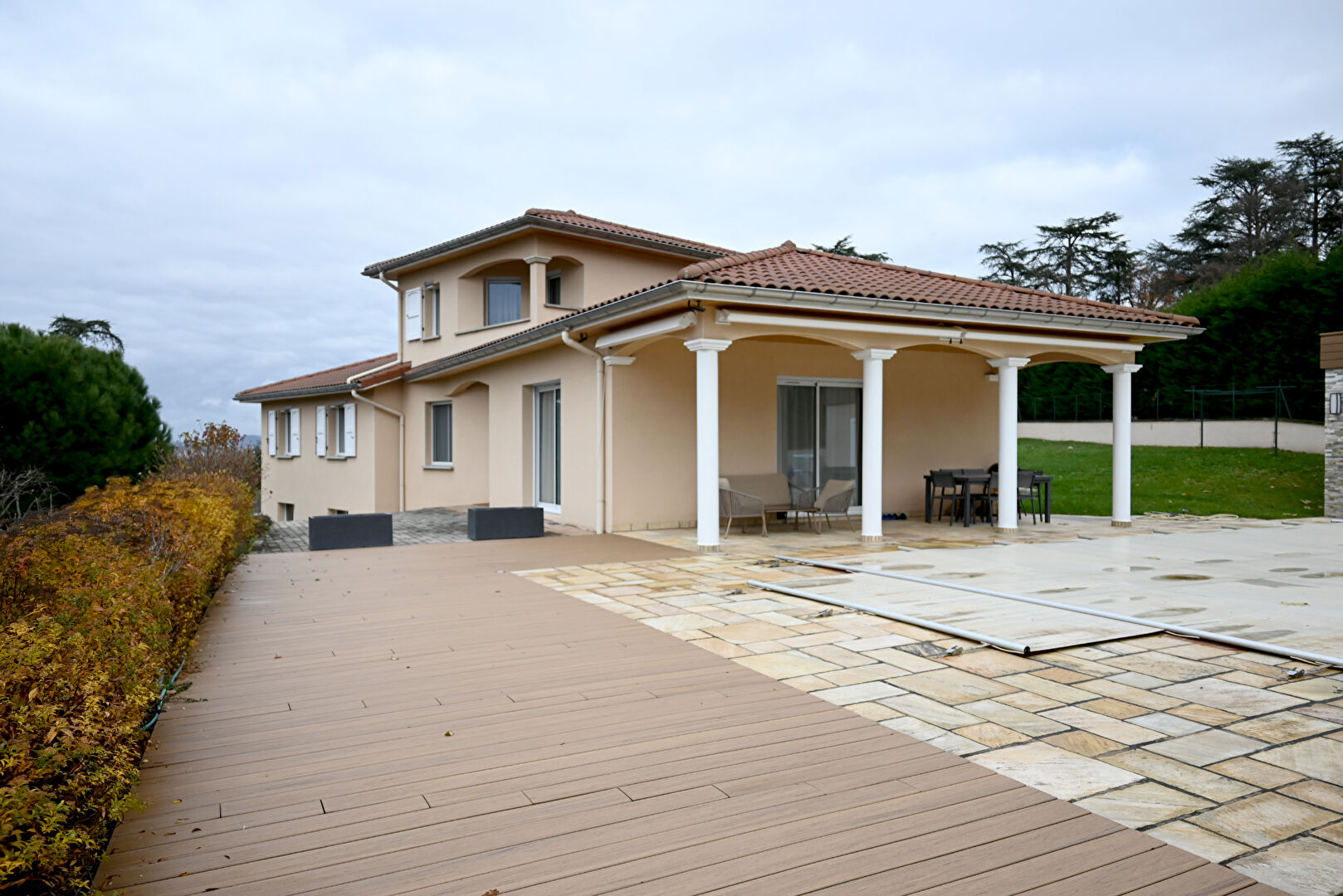 À VENDRE,  Magnifique Villa Haut de Gamme à Saint-Bonnet-les-Oules