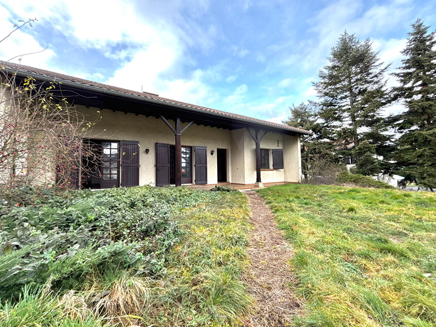 Maison familiale 110 m²  - Grand terrain 1 700 m² - Secteur calme - Saint-Just-Saint-Rambert