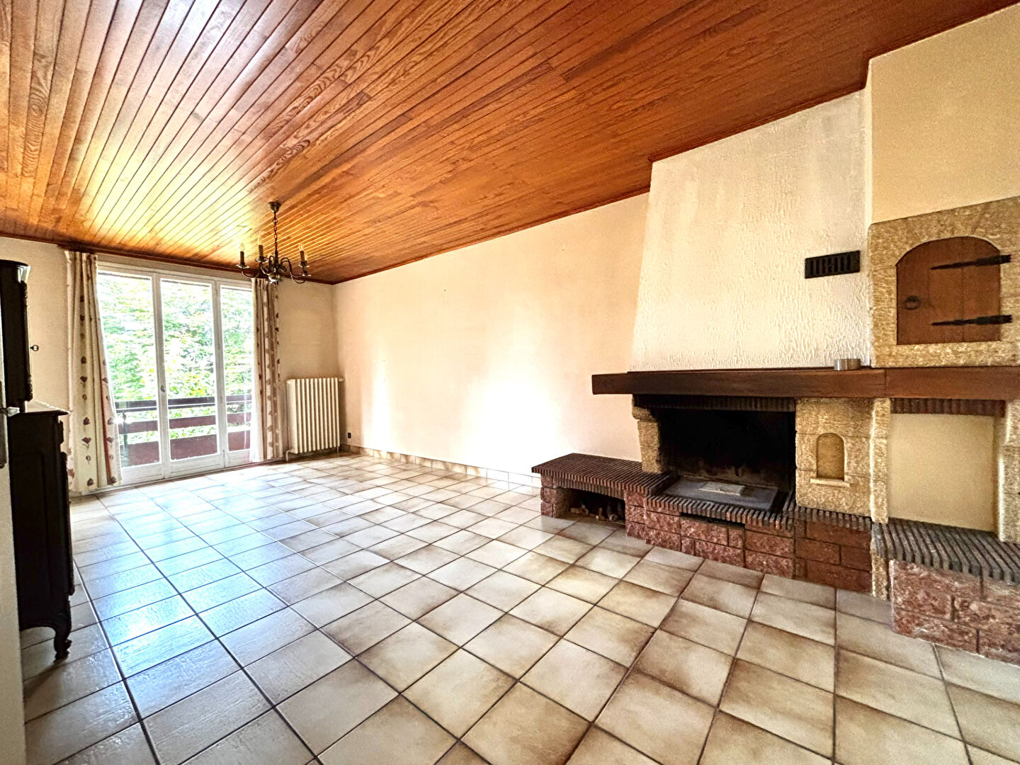 Maison à vendre à Saint Jean Bonnefonds - 7 pièces, 5 chambres